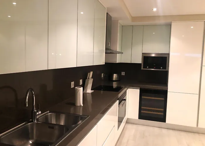 Calm - & Pool אנטוגויה דה באלייה